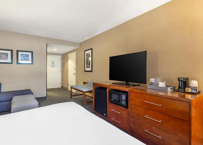 Comfort Inn & Suites Logan International Airport