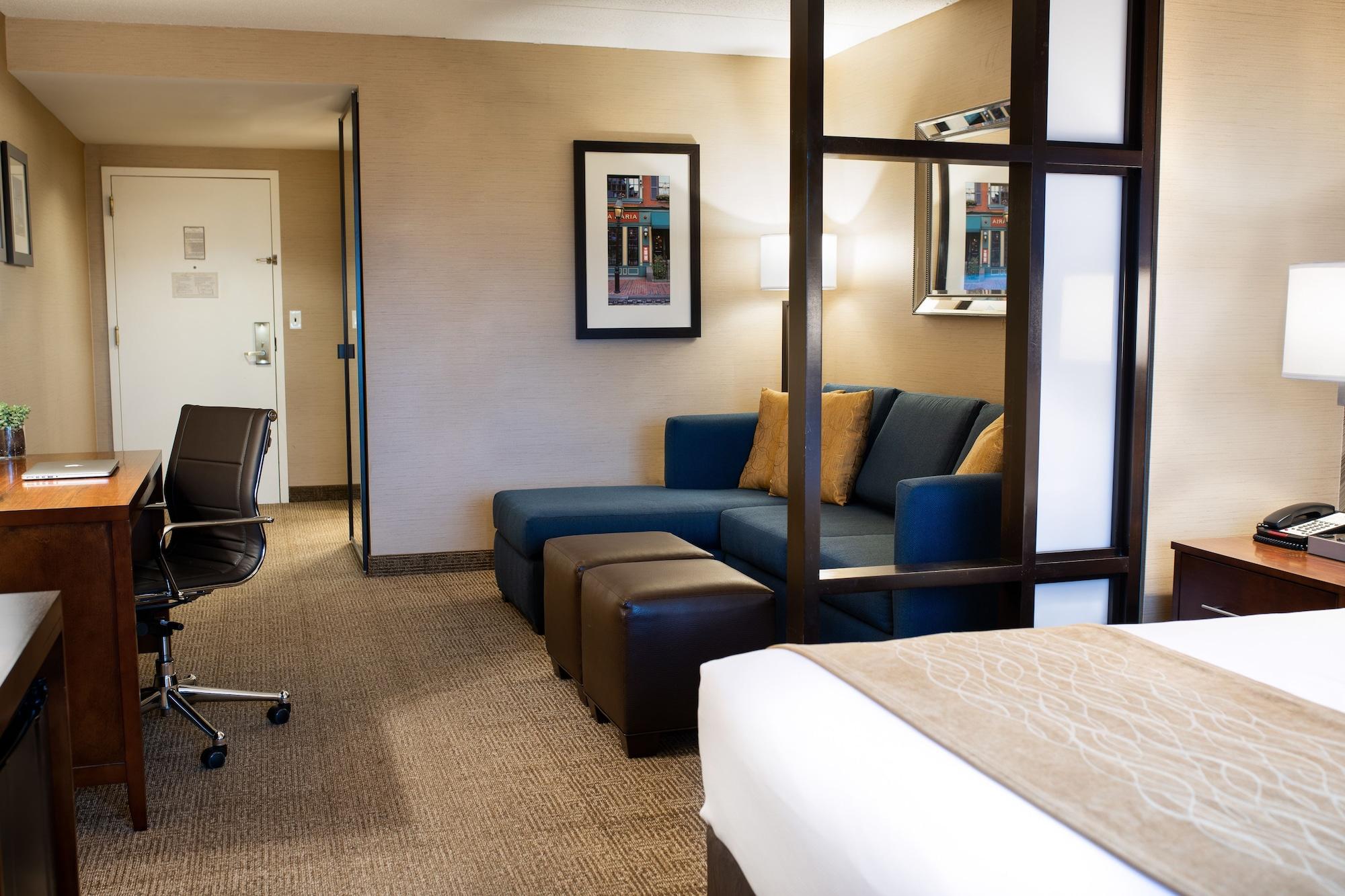 Comfort & Logan International Airport Hotel 3*