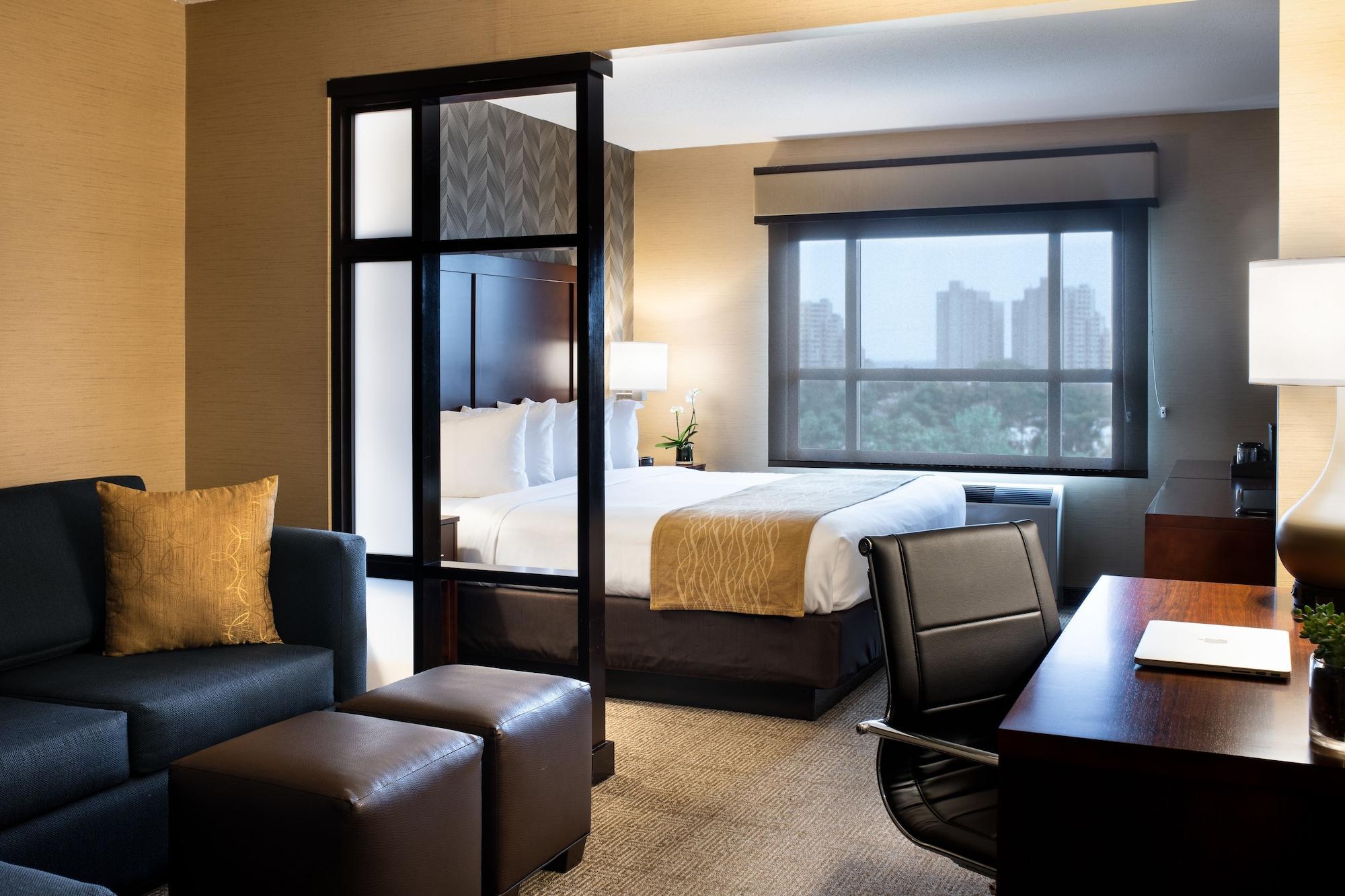 Comfort & Logan International Airport 3*