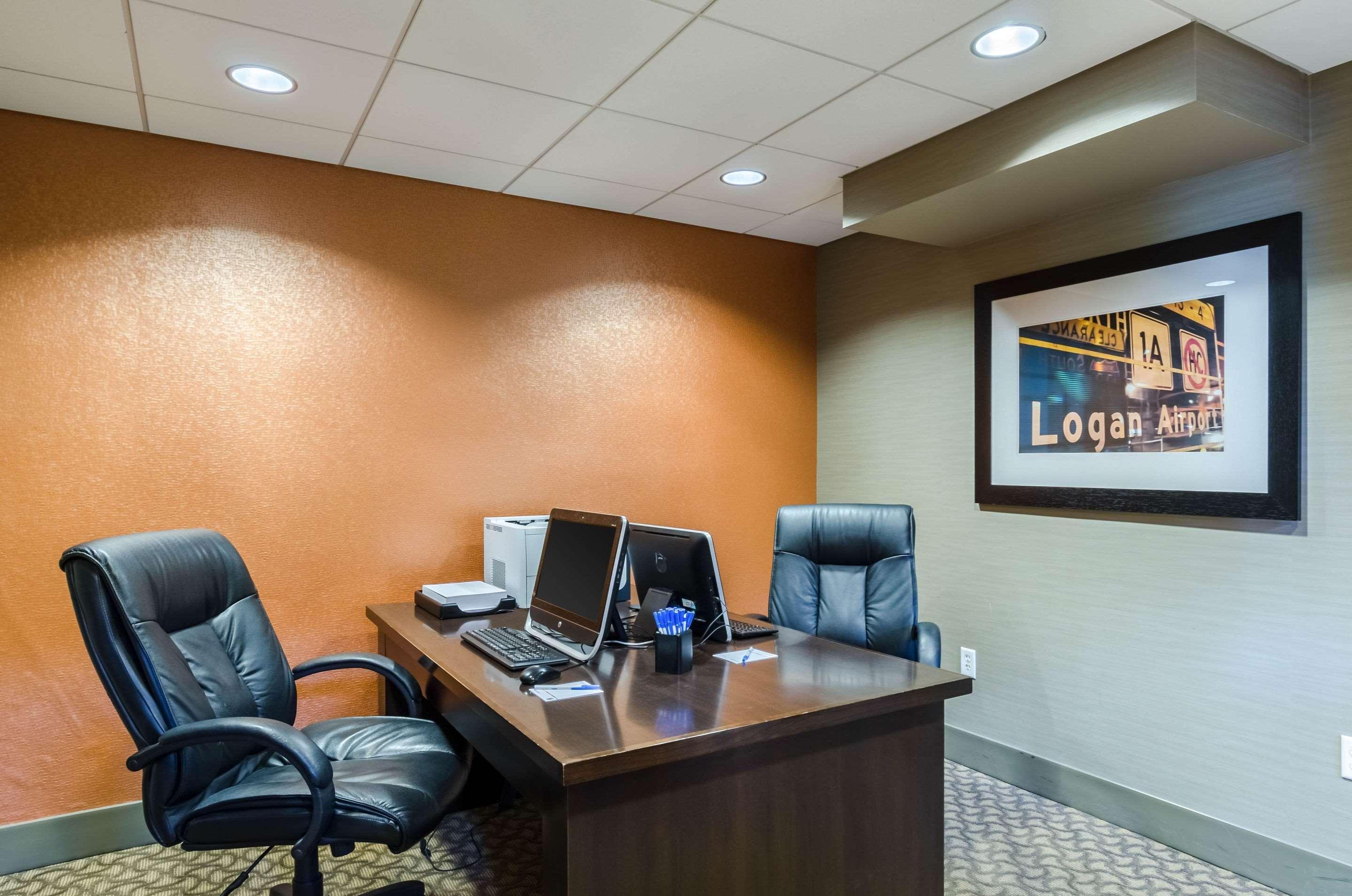 Comfort & Logan International Airport 3* Revere