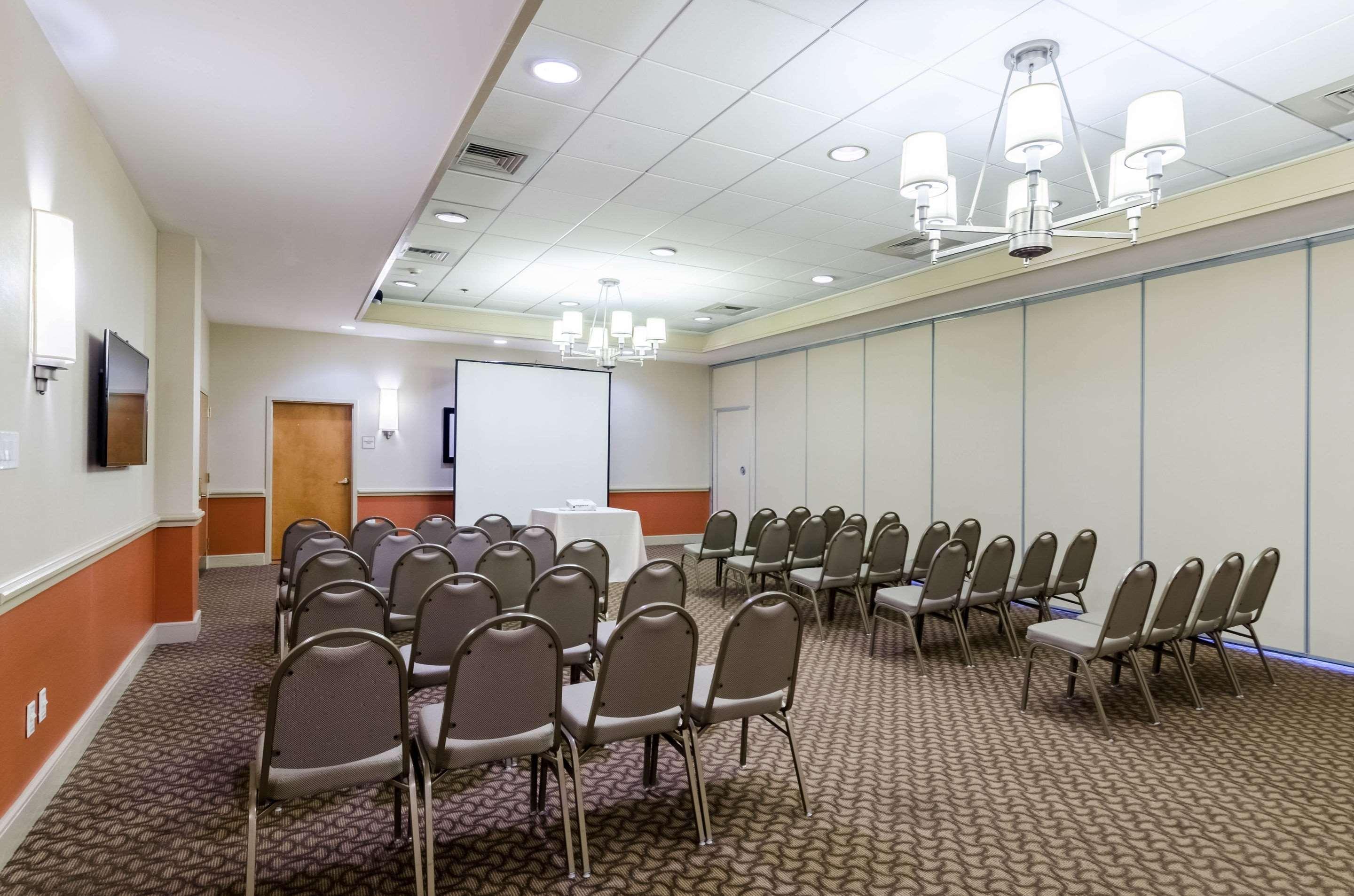 Comfort & Logan International Airport 3* Revere