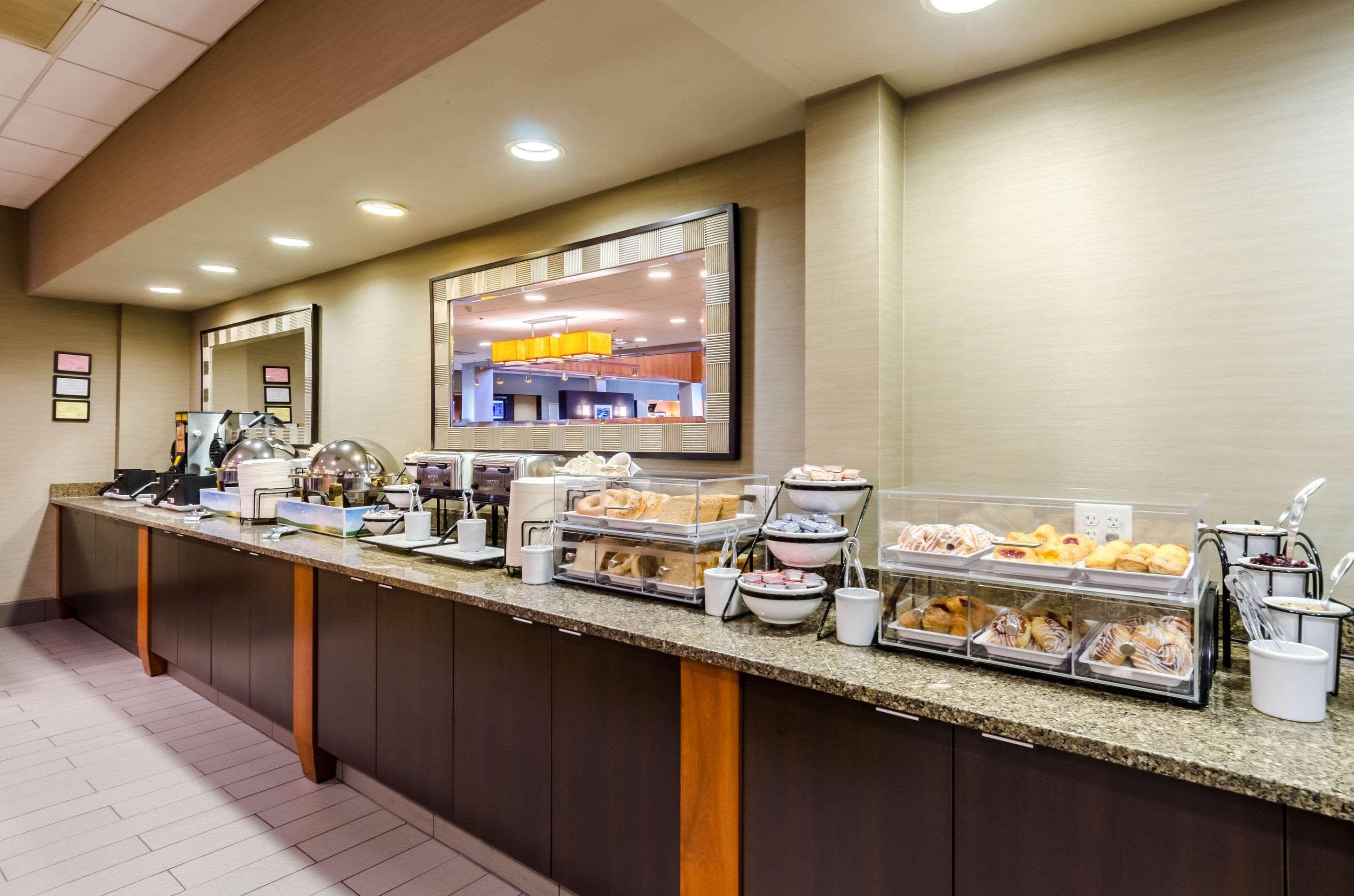Comfort & Logan International Airport Hotel 3*