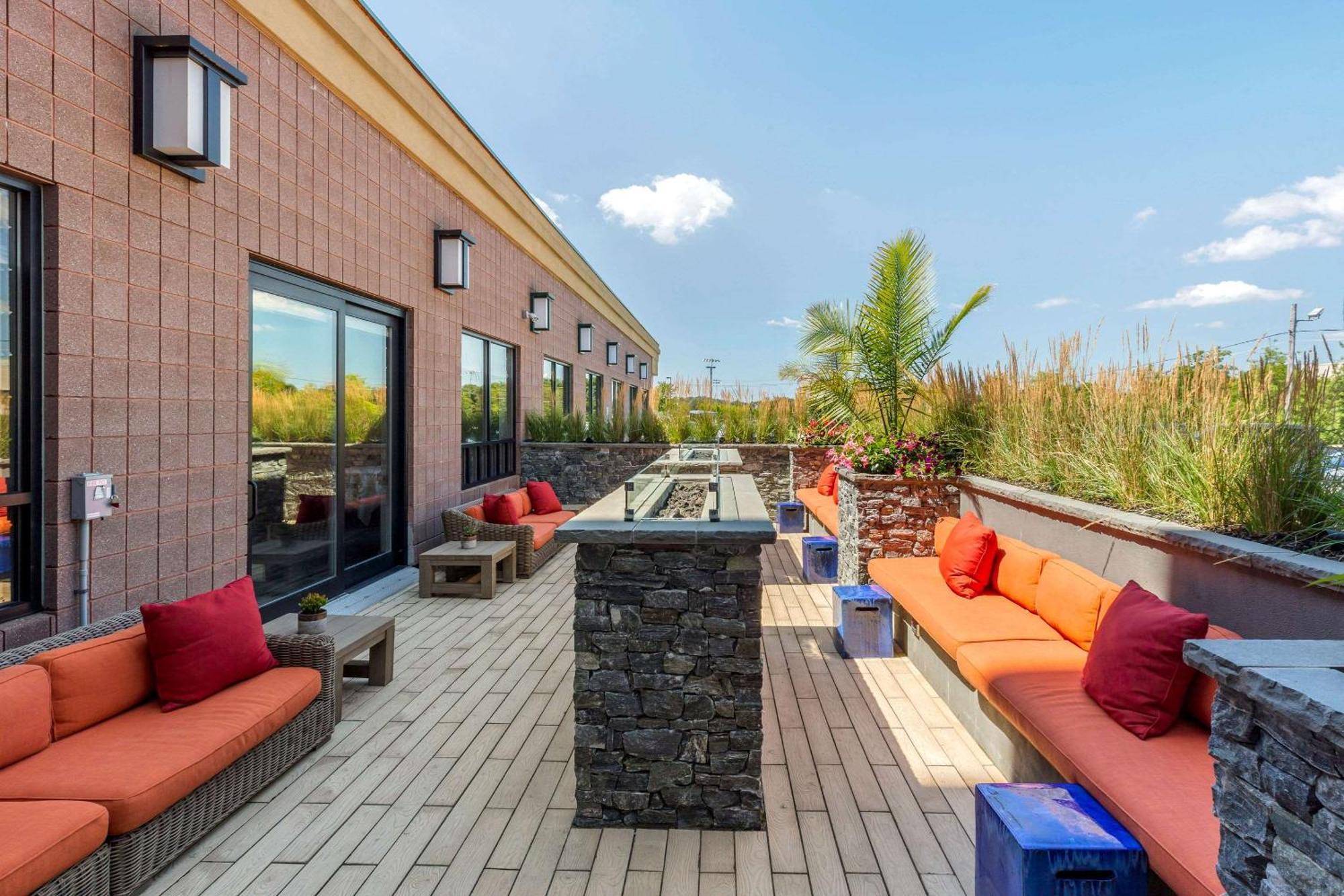 Hotel Comfort & Logan International Airport 3*