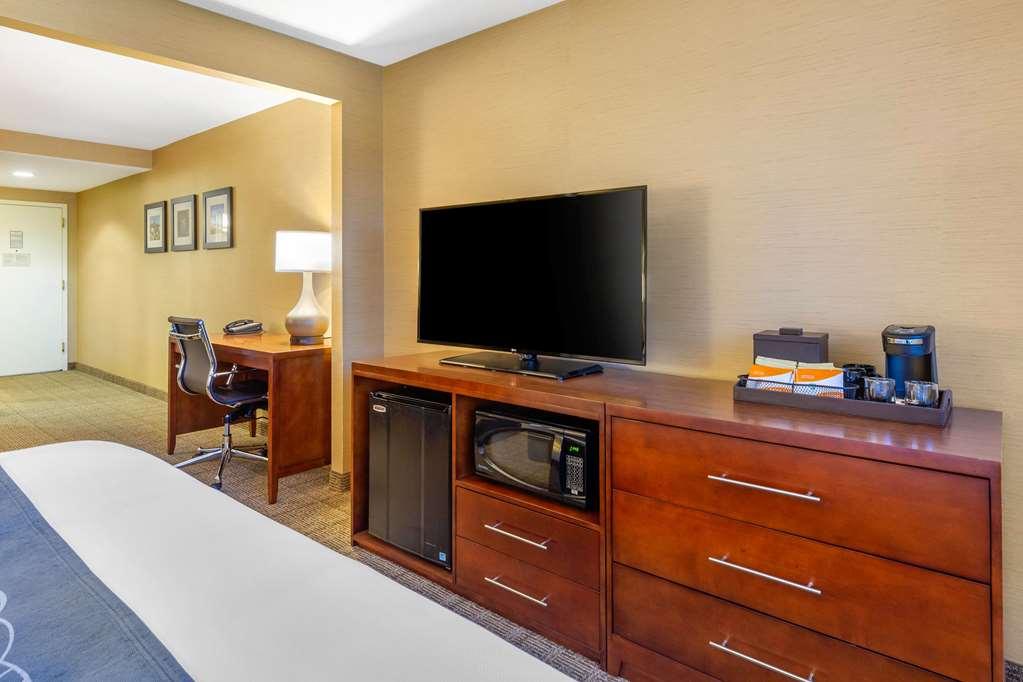 Hotel Comfort & Logan International Airport 3*