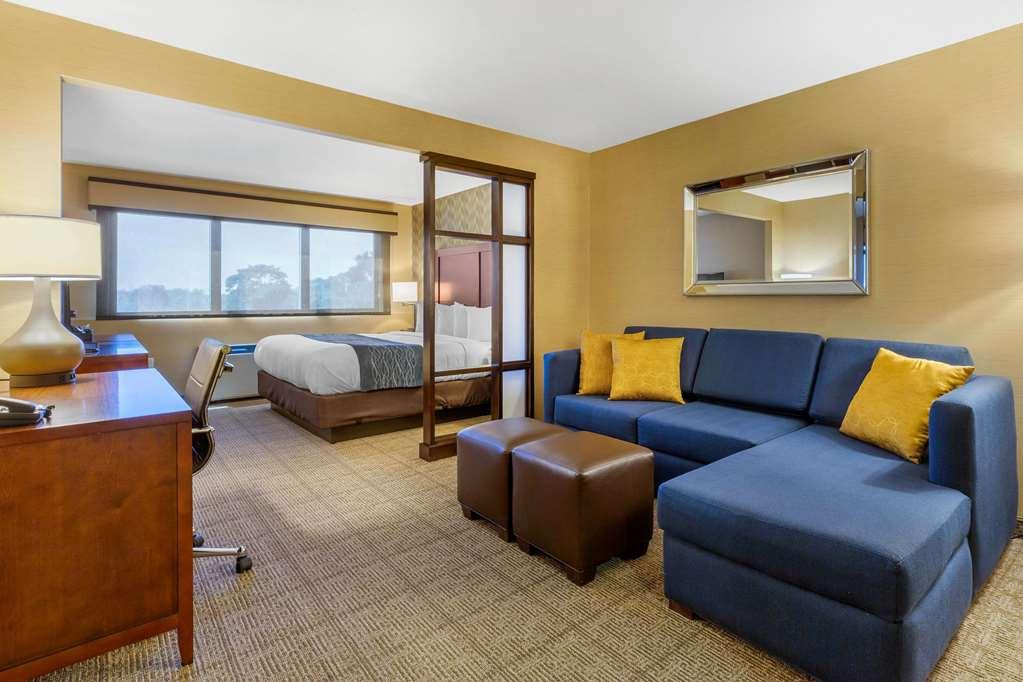 Comfort & Logan International Airport Hotel Revere