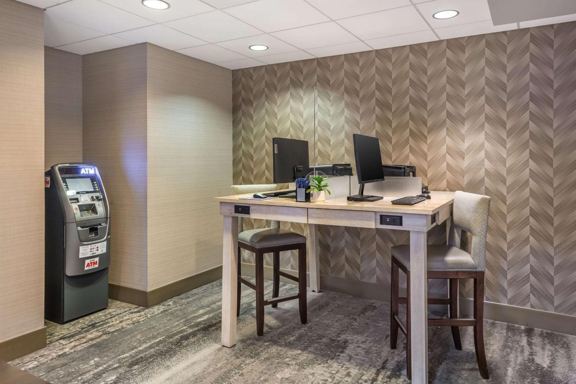 Hotel Comfort & Logan International Airport Revere