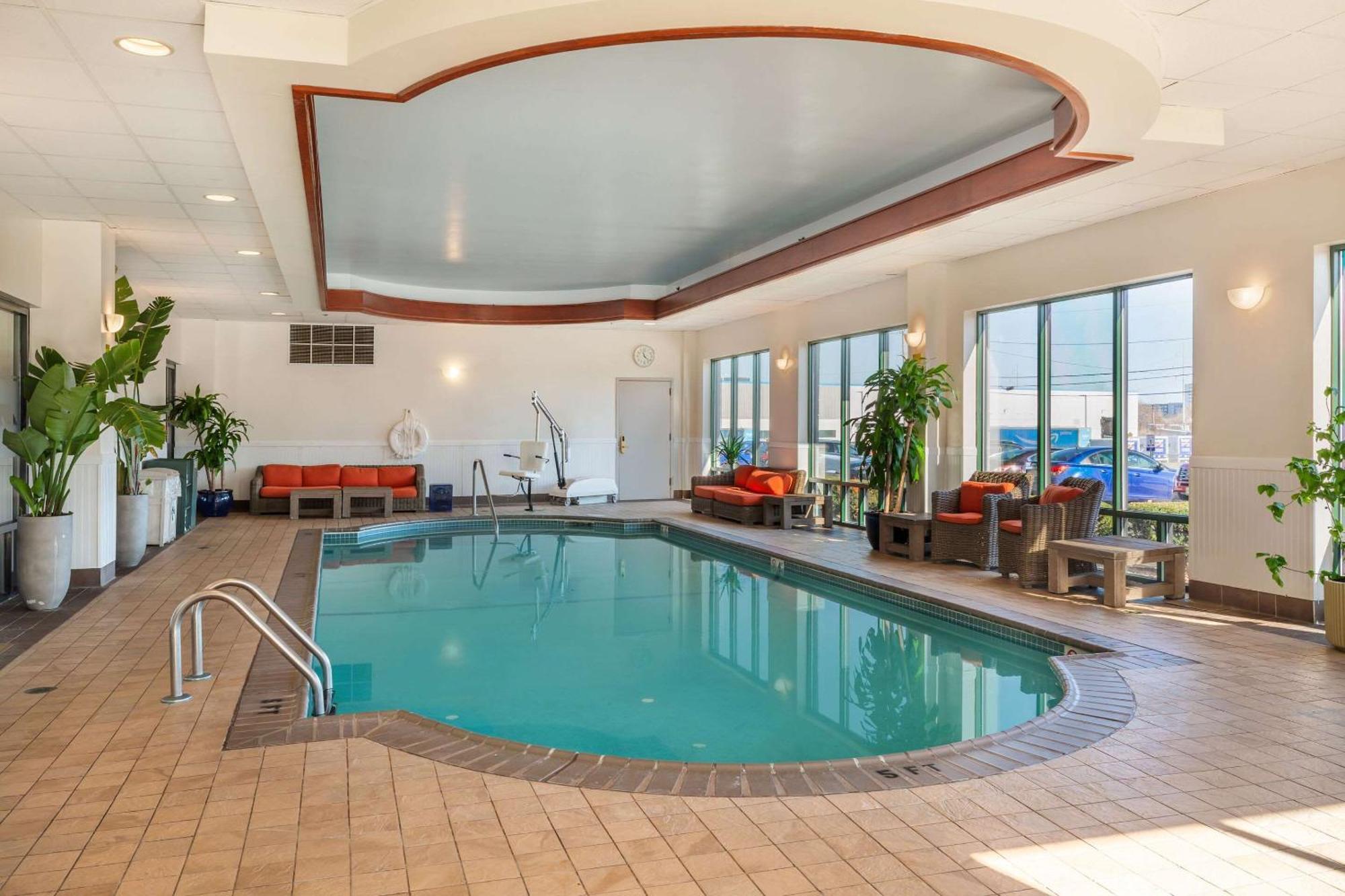 Comfort & Logan International Airport 3*
