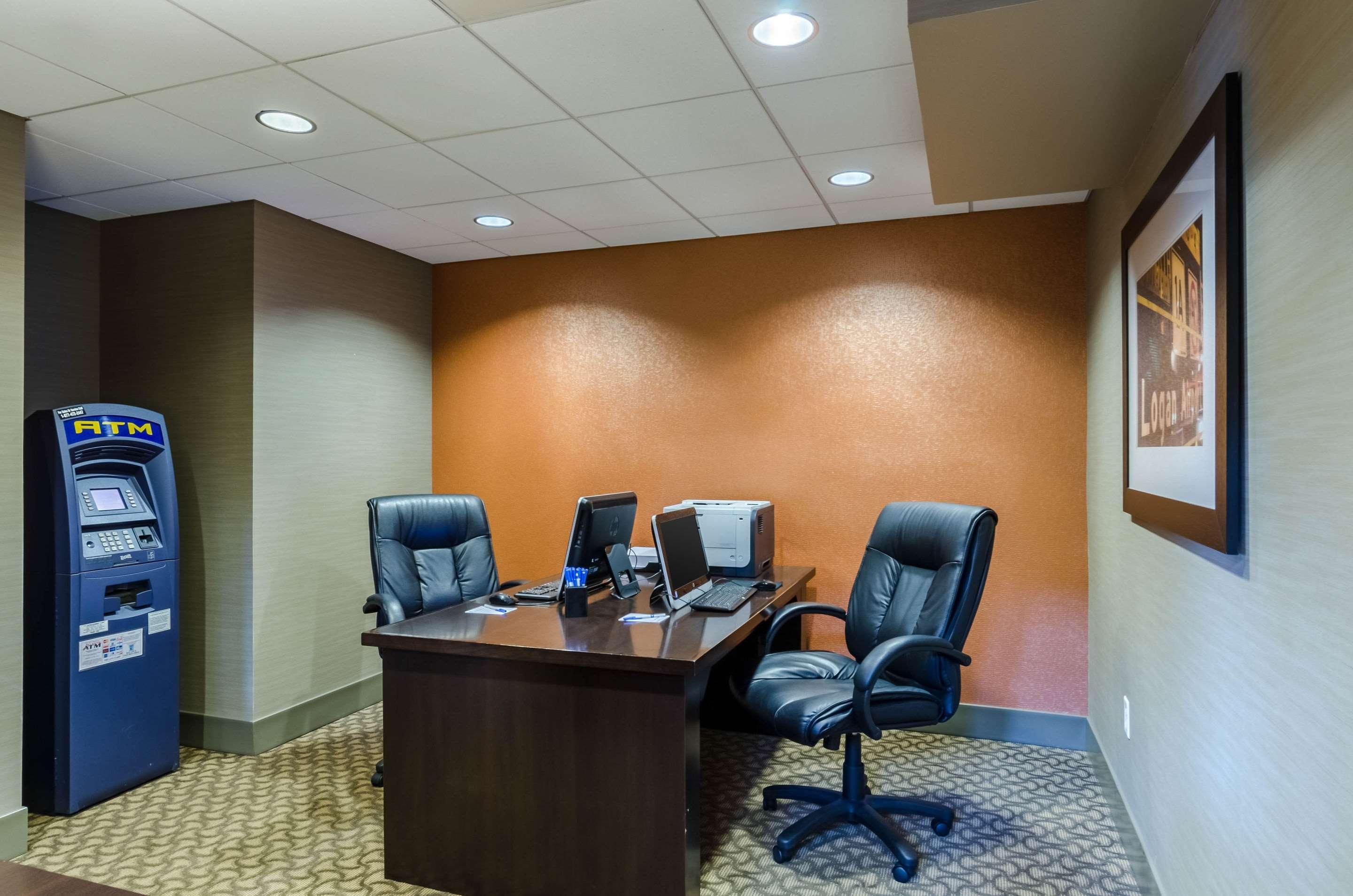 Comfort & Logan International Airport Hotel 3*