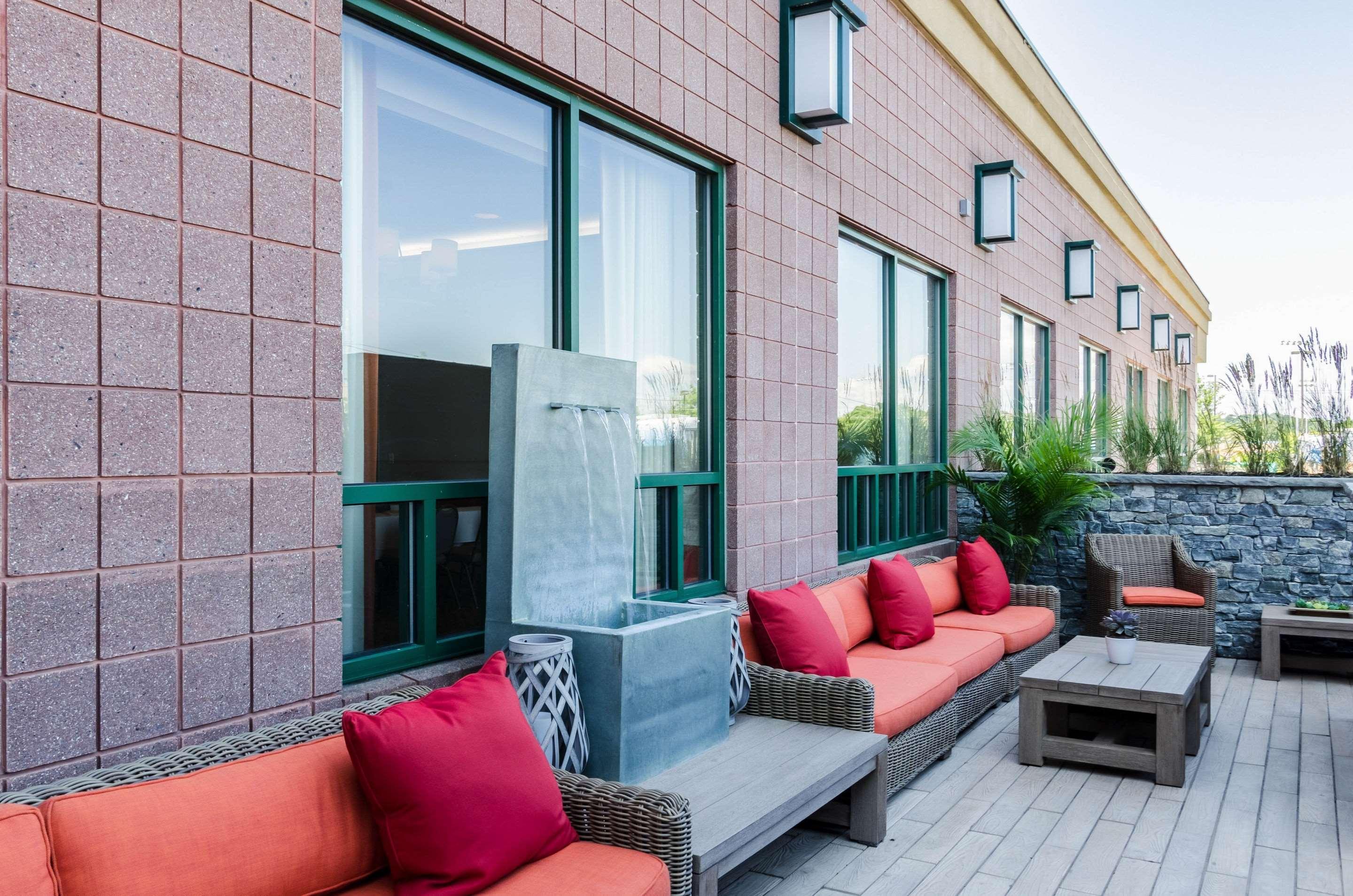 Comfort & Logan International Airport 3*