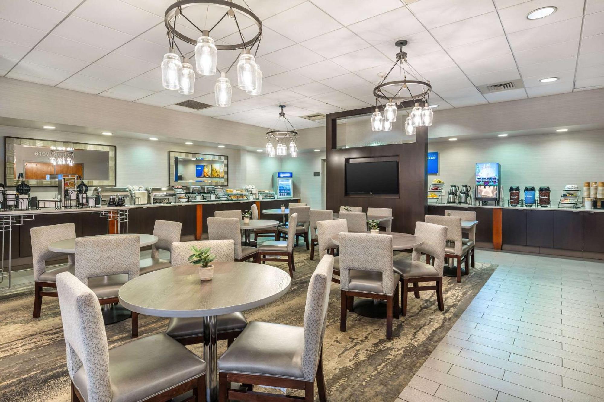 Comfort & Logan International Airport 3* Revere