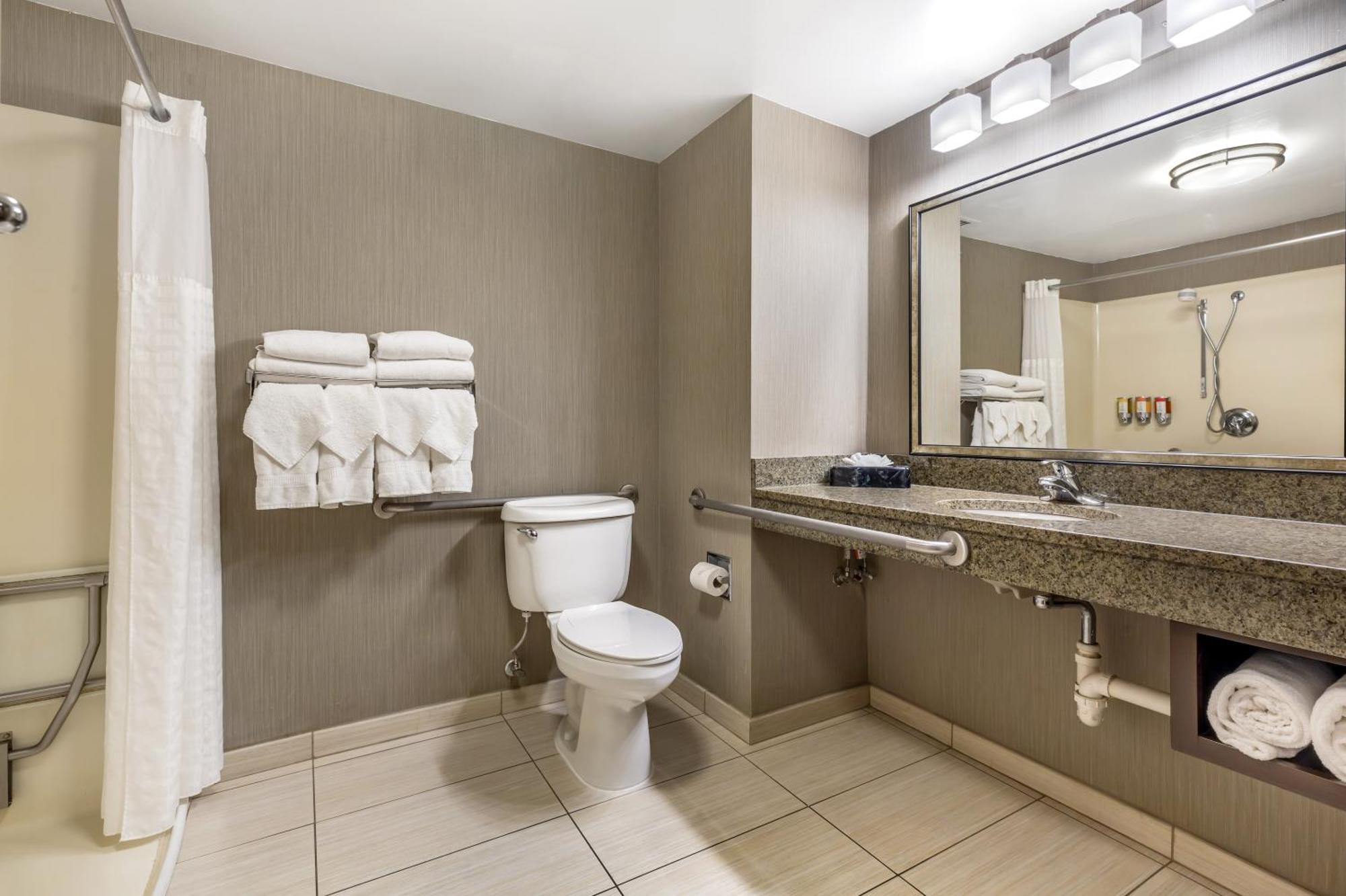 Comfort & Logan International Airport 3*